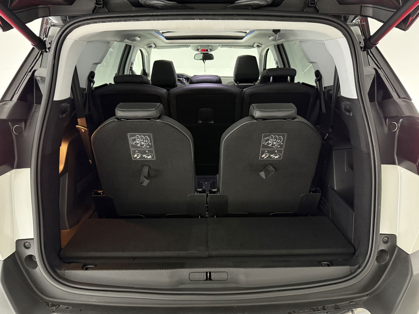 Peugeot 5008 1.2 PureTech Crossway 7p | 360° Camera | Virtual | Pano | Sfeerverl. | Carplay | Keyless | Cruise | NAP