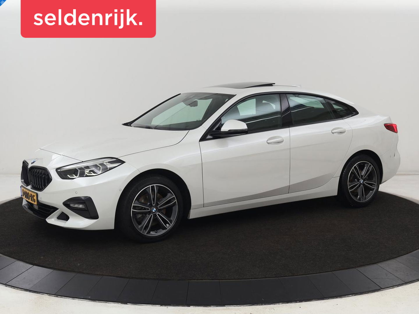 BMW 2 Serie 218i High Executive | Panoramadak | Sport Line | Leder | Harman/Kardon | Adaptive cruise | Stuurverwarming | Carplay | Camera | Navigatie | Full LED | Park Assist | Sportstoelen | Live Cockpit