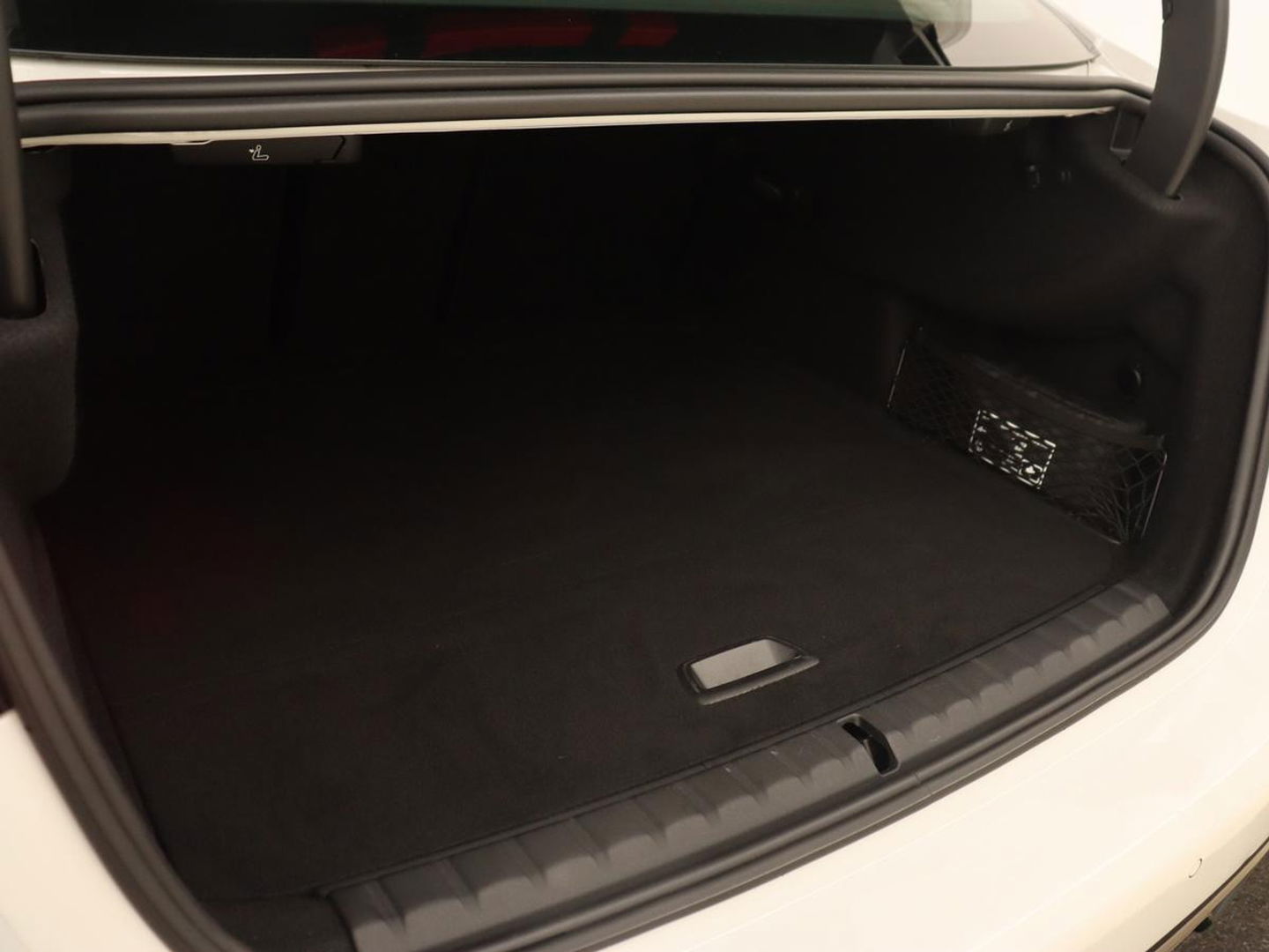 BMW 2 Serie 218i High Executive | Panoramadak | Sport Line | Leder | Harman/Kardon | Adaptive cruise | Stuurverwarming | Carplay | Camera | Navigatie | Full LED | Park Assist | Sportstoelen | Live Cockpit
