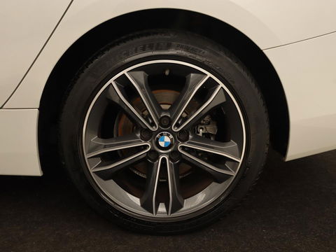 BMW 2 Serie 218i High Executive | Panoramadak | Sport Line | Leder | Harman/Kardon | Adaptive cruise | Stuurverwarming | Carplay | Camera | Navigatie | Full LED | Park Assist | Sportstoelen | Live Cockpit