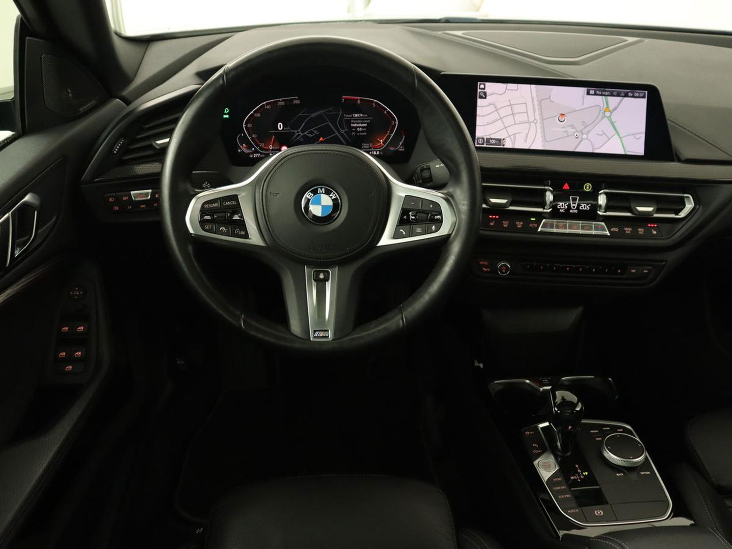 BMW 2 Serie 218i High Executive | Panoramadak | Sport Line | Leder | Harman/Kardon | Adaptive cruise | Stuurverwarming | Carplay | Camera | Navigatie | Full LED | Park Assist | Sportstoelen | Live Cockpit