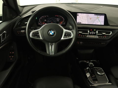 BMW 2 Serie 218i High Executive | Panoramadak | Sport Line | Leder | Harman/Kardon | Adaptive cruise | Stuurverwarming | Carplay | Camera | Navigatie | Full LED | Park Assist | Sportstoelen | Live Cockpit