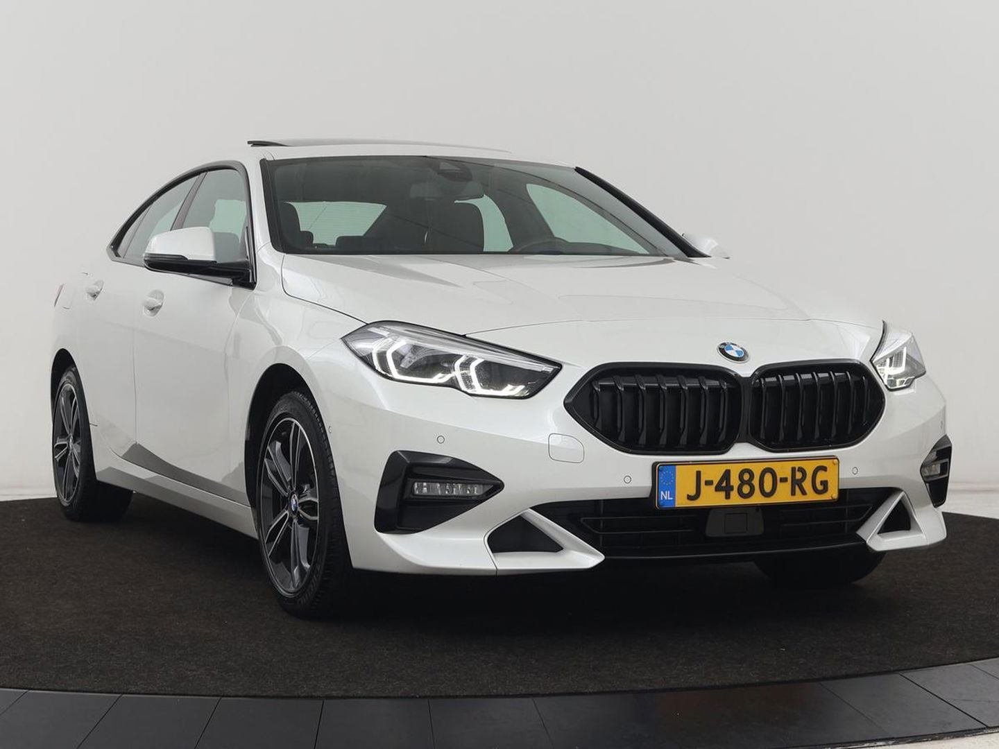 BMW 2 Serie 218i High Executive | Panoramadak | Sport Line | Leder | Harman/Kardon | Adaptive cruise | Stuurverwarming | Carplay | Camera | Navigatie | Full LED | Park Assist | Sportstoelen | Live Cockpit