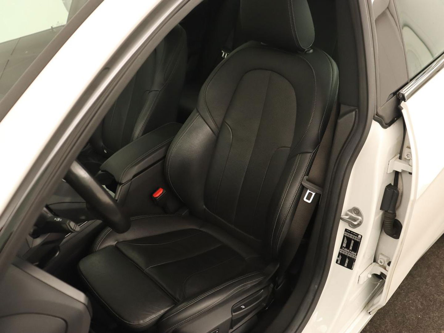 BMW 2 Serie 218i High Executive | Panoramadak | Sport Line | Leder | Harman/Kardon | Adaptive cruise | Stuurverwarming | Carplay | Camera | Navigatie | Full LED | Park Assist | Sportstoelen | Live Cockpit