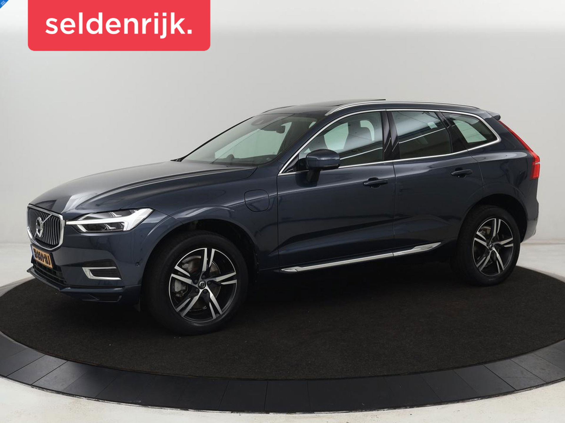 Volvo XC60 2.0 T8 Twin Engine AWD Inscription | Panoramadak | Trekhaak | Stoelventilatie | Bowers & Wilkins | Head-Up | Adaptive cruise | Leder | 360 Camera | Carplay | Navigatie | Luchvering | PHEV | Plug In