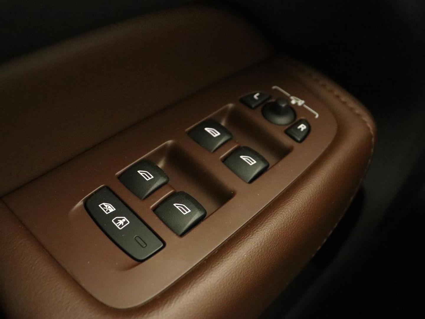 Volvo XC60 2.0 T8 Twin Engine AWD Inscription | Panoramadak | Trekhaak | Stoelventilatie | Bowers & Wilkins | Head-Up | Adaptive cruise | Leder | 360 Camera | Carplay | Navigatie | Luchvering | PHEV | Plug In
