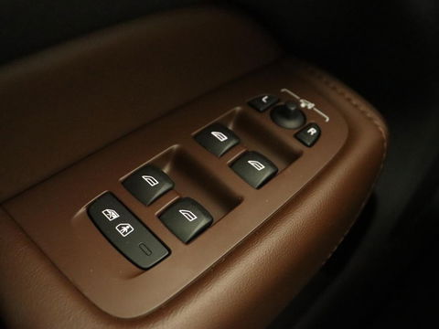 Volvo XC60 2.0 T8 Twin Engine AWD Inscription | Panoramadak | Trekhaak | Stoelventilatie | Bowers & Wilkins | Head-Up | Adaptive cruise | Leder | 360 Camera | Carplay | Navigatie | Luchvering | PHEV | Plug In
