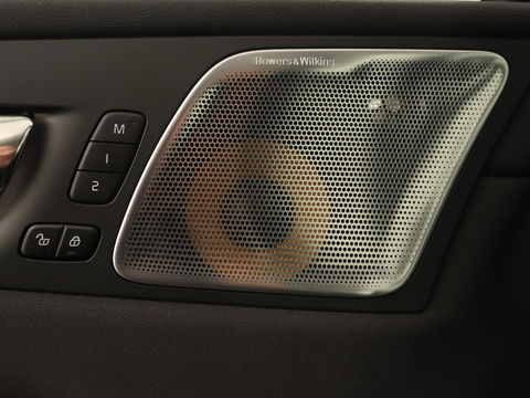 Volvo XC60 2.0 T8 Twin Engine AWD Inscription | Panoramadak | Trekhaak | Stoelventilatie | Bowers & Wilkins | Head-Up | Adaptive cruise | Leder | 360 Camera | Carplay | Navigatie | Luchvering | PHEV | Plug In