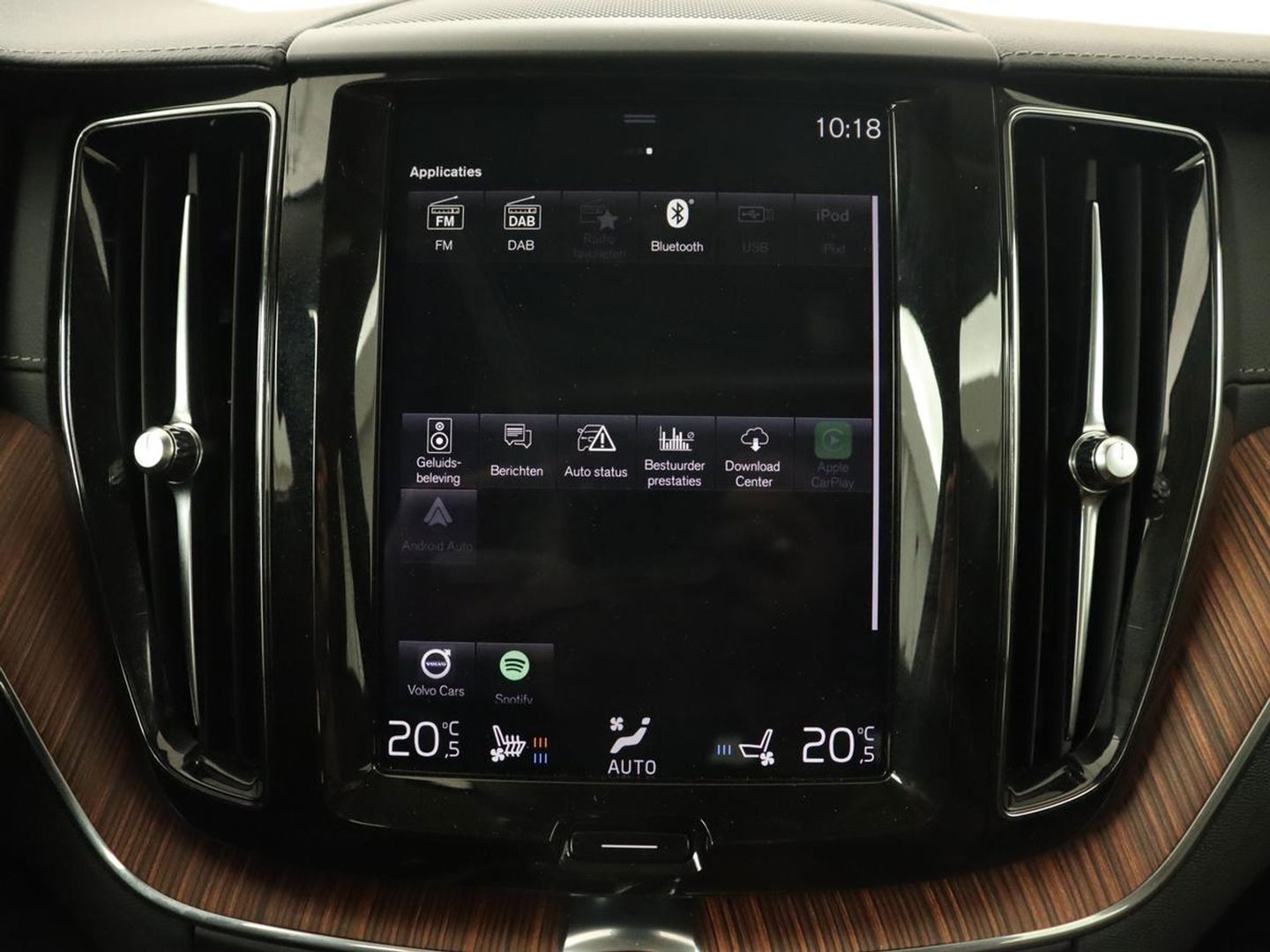 Volvo XC60 2.0 T8 Twin Engine AWD Inscription | Panoramadak | Trekhaak | Stoelventilatie | Bowers & Wilkins | Head-Up | Adaptive cruise | Leder | 360 Camera | Carplay | Navigatie | Luchvering | PHEV | Plug In
