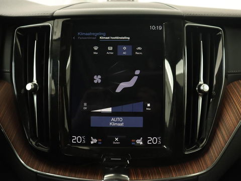Volvo XC60 2.0 T8 Twin Engine AWD Inscription | Panoramadak | Trekhaak | Stoelventilatie | Bowers & Wilkins | Head-Up | Adaptive cruise | Leder | 360 Camera | Carplay | Navigatie | Luchvering | PHEV | Plug In
