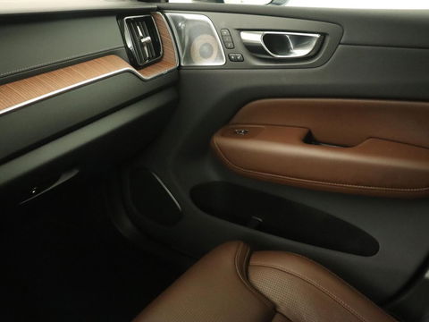 Volvo XC60 2.0 T8 Twin Engine AWD Inscription | Panoramadak | Trekhaak | Stoelventilatie | Bowers & Wilkins | Head-Up | Adaptive cruise | Leder | 360 Camera | Carplay | Navigatie | Luchvering | PHEV | Plug In