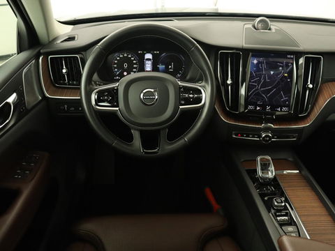 Volvo XC60 2.0 T8 Twin Engine AWD Inscription | Panoramadak | Trekhaak | Stoelventilatie | Bowers & Wilkins | Head-Up | Adaptive cruise | Leder | 360 Camera | Carplay | Navigatie | Luchvering | PHEV | Plug In