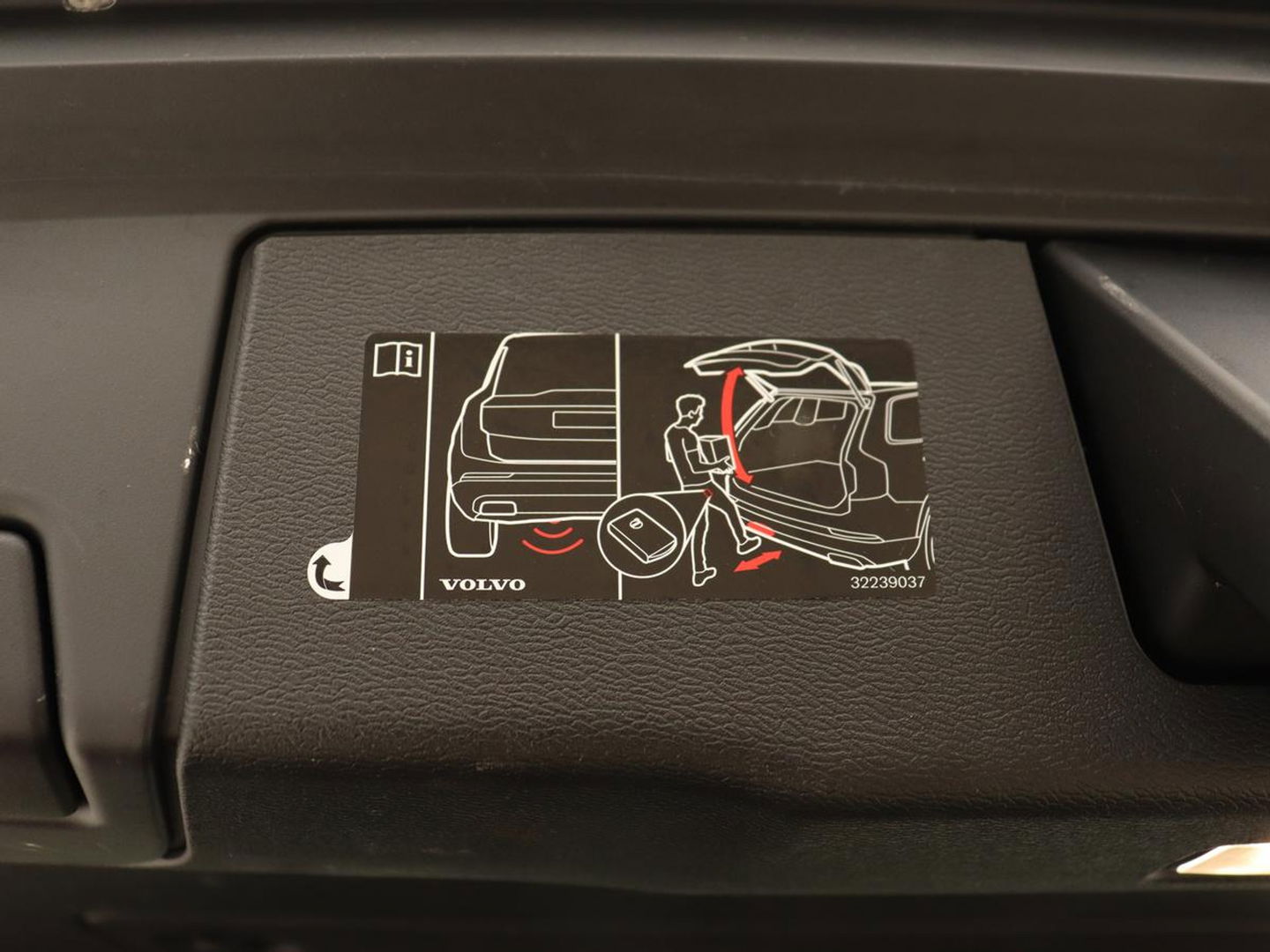 Volvo XC60 2.0 T8 Twin Engine AWD Inscription | Panoramadak | Trekhaak | Stoelventilatie | Bowers & Wilkins | Head-Up | Adaptive cruise | Leder | 360 Camera | Carplay | Navigatie | Luchvering | PHEV | Plug In
