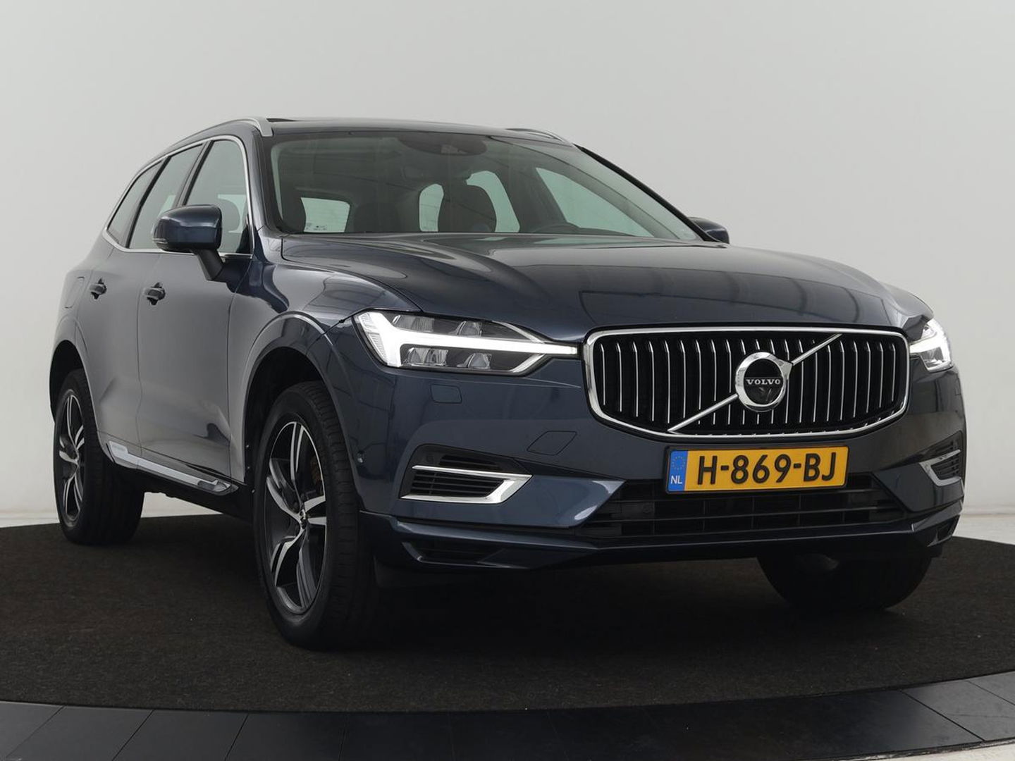 Volvo XC60 2.0 T8 Twin Engine AWD Inscription | Panoramadak | Trekhaak | Stoelventilatie | Bowers & Wilkins | Head-Up | Adaptive cruise | Leder | 360 Camera | Carplay | Navigatie | Luchvering | PHEV | Plug In