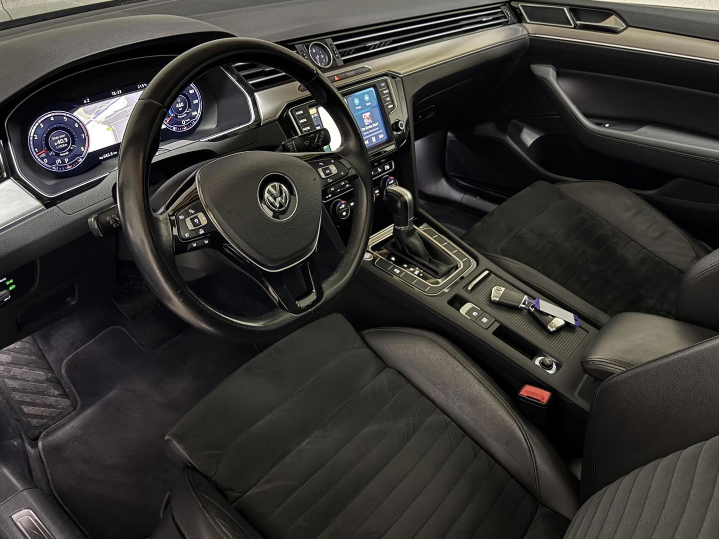 Volkswagen Passat Variant 1.4 TSI R-Line Pano Virtual CarPlay Trekh. NAP