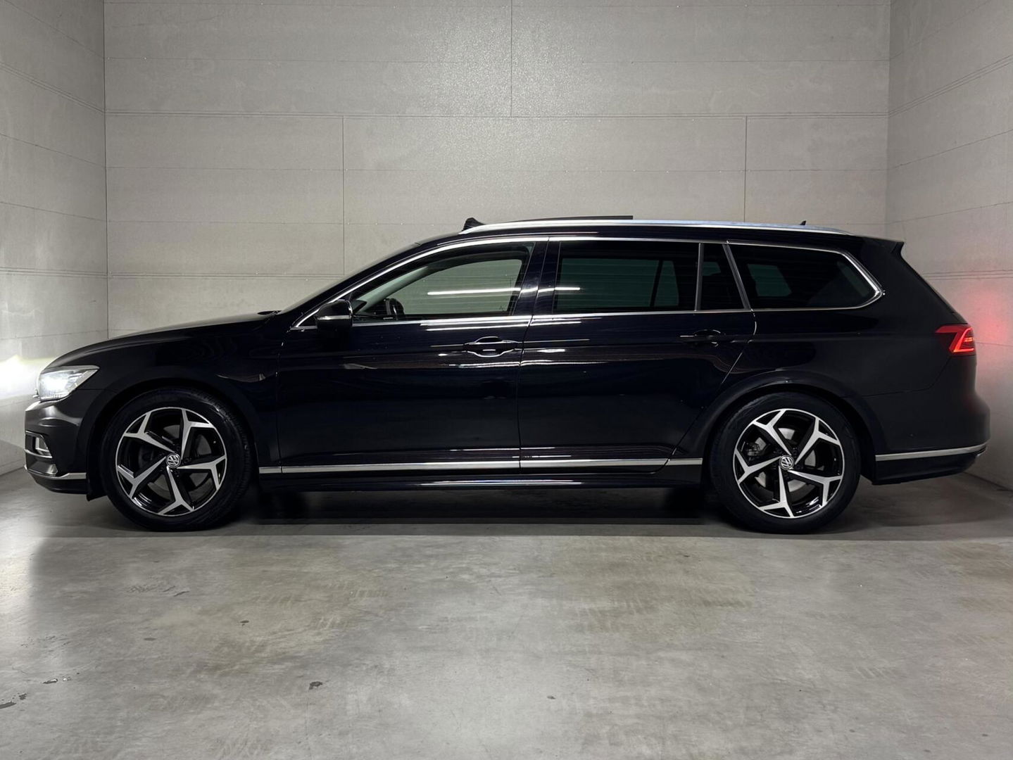 Volkswagen Passat Variant 1.4 TSI R-Line Pano Virtual CarPlay Trekh. NAP