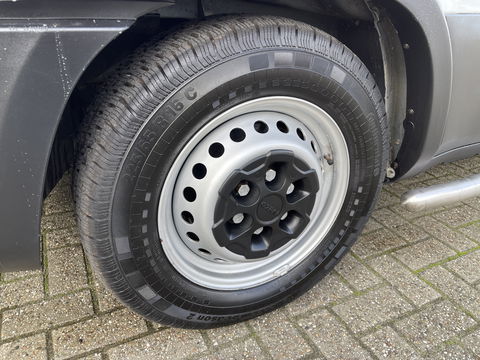 Iveco Daily 35S14V 2.3 Himatic automaat 410 L4H2 / vaste prijs rijklaar € 23.950 ex btw / euro 6 / lease vanaf € 391 / laadruimte 470cm lang / trekhaak 3500 kg! / cruise en climate control
