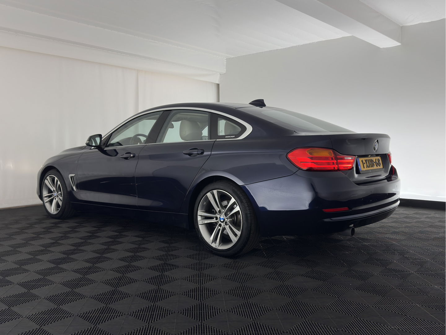 BMW 4 Serie Gran Coupé 420i Executive Aut. *PANO | HEAD-UP | LUXURY-LEATHER | XENON | NAVI-FULLMAP | HEATED-SPORTSEATS | ECC | PDC | CRUISE | 18''ALU*