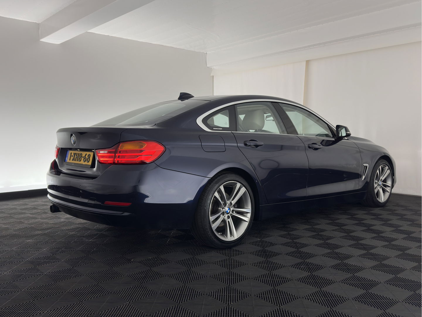 BMW 4 Serie Gran Coupé 420i Executive Aut. *PANO | HEAD-UP | LUXURY-LEATHER | XENON | NAVI-FULLMAP | HEATED-SPORTSEATS | ECC | PDC | CRUISE | 18''ALU*