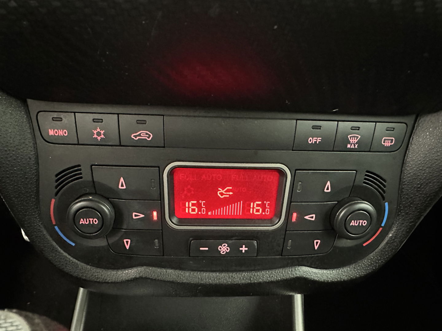 Alfa Romeo MiTo 0.9 TwinAir Distinctive *LUXURY-LEATHER | NAVI-FULLMAP | SPORT-SEATS | ECC | PDC | CRUISE | 17''ALU*