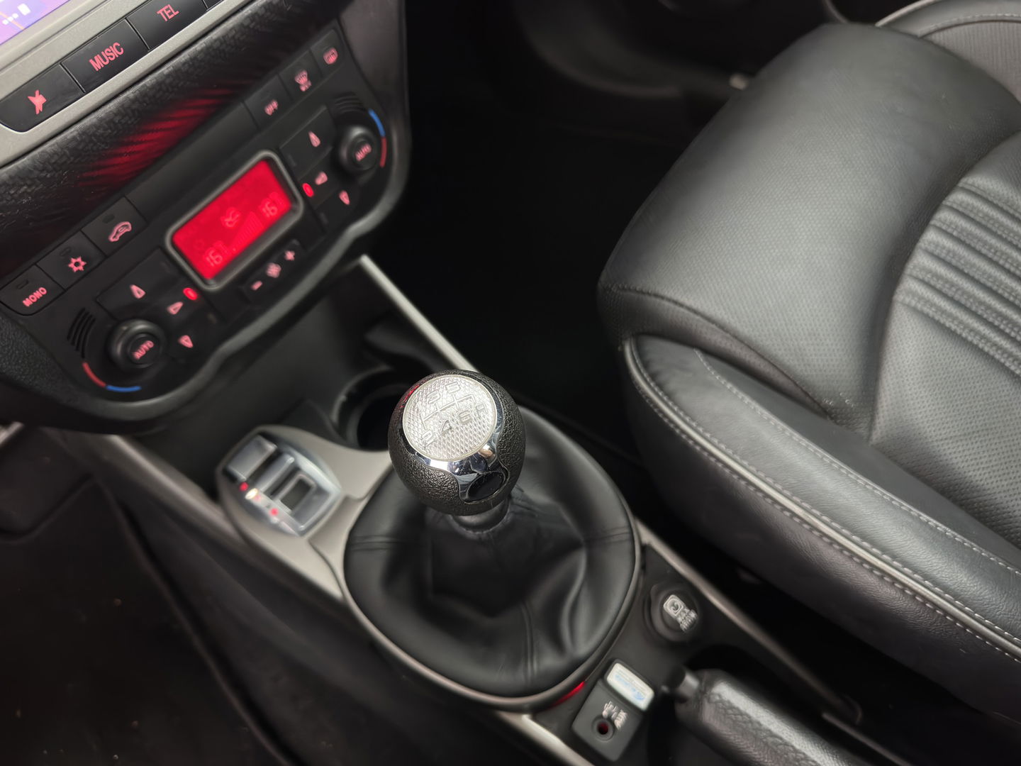 Alfa Romeo MiTo 0.9 TwinAir Distinctive *LUXURY-LEATHER | NAVI-FULLMAP | SPORT-SEATS | ECC | PDC | CRUISE | 17''ALU*