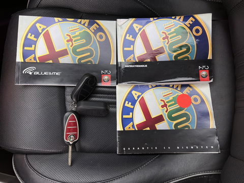 Alfa Romeo MiTo 0.9 TwinAir Distinctive *LUXURY-LEATHER | NAVI-FULLMAP | SPORT-SEATS | ECC | PDC | CRUISE | 17''ALU*