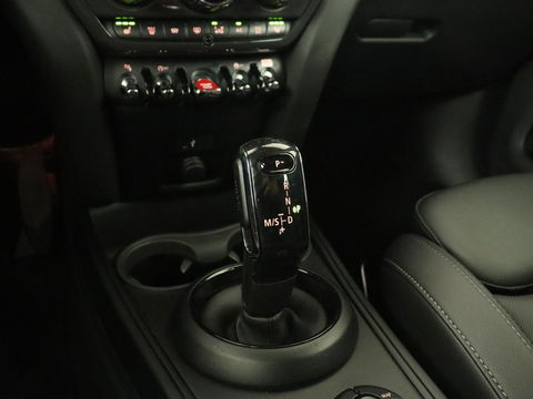 MINI Countryman 1.5 Cooper | Stoelverwarming | Trekhaak | Harman/Kardon | Carplay | Keyless | Navigatie | Climate control | Cruise control | Park Assist | Full LED