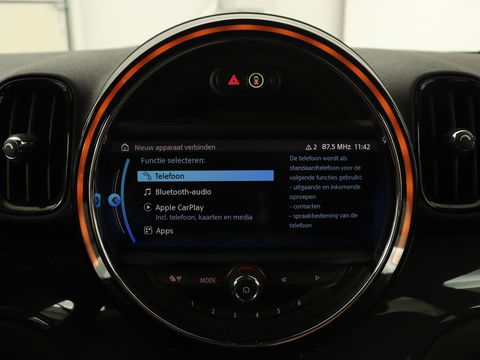 MINI Countryman 1.5 Cooper | Stoelverwarming | Trekhaak | Harman/Kardon | Carplay | Keyless | Navigatie | Climate control | Cruise control | Park Assist | Full LED