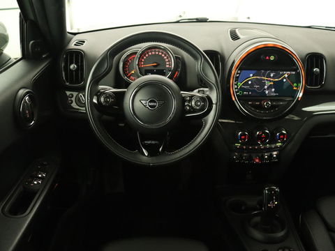 MINI Countryman 1.5 Cooper | Stoelverwarming | Trekhaak | Harman/Kardon | Carplay | Keyless | Navigatie | Climate control | Cruise control | Park Assist | Full LED