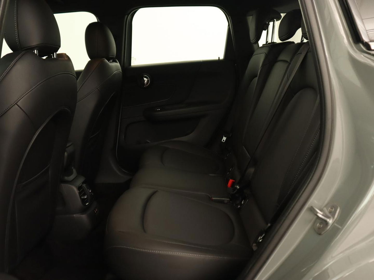 MINI Countryman 1.5 Cooper | Stoelverwarming | Trekhaak | Harman/Kardon | Carplay | Keyless | Navigatie | Climate control | Cruise control | Park Assist | Full LED