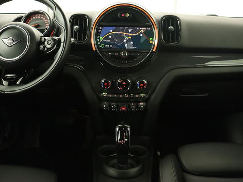 MINI Countryman 1.5 Cooper | Stoelverwarming | Trekhaak | Harman/Kardon | Carplay | Keyless | Navigatie | Climate control | Cruise control | Park Assist | Full LED