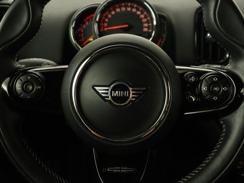 MINI Countryman 1.5 Cooper | Stoelverwarming | Trekhaak | Harman/Kardon | Carplay | Keyless | Navigatie | Climate control | Cruise control | Park Assist | Full LED