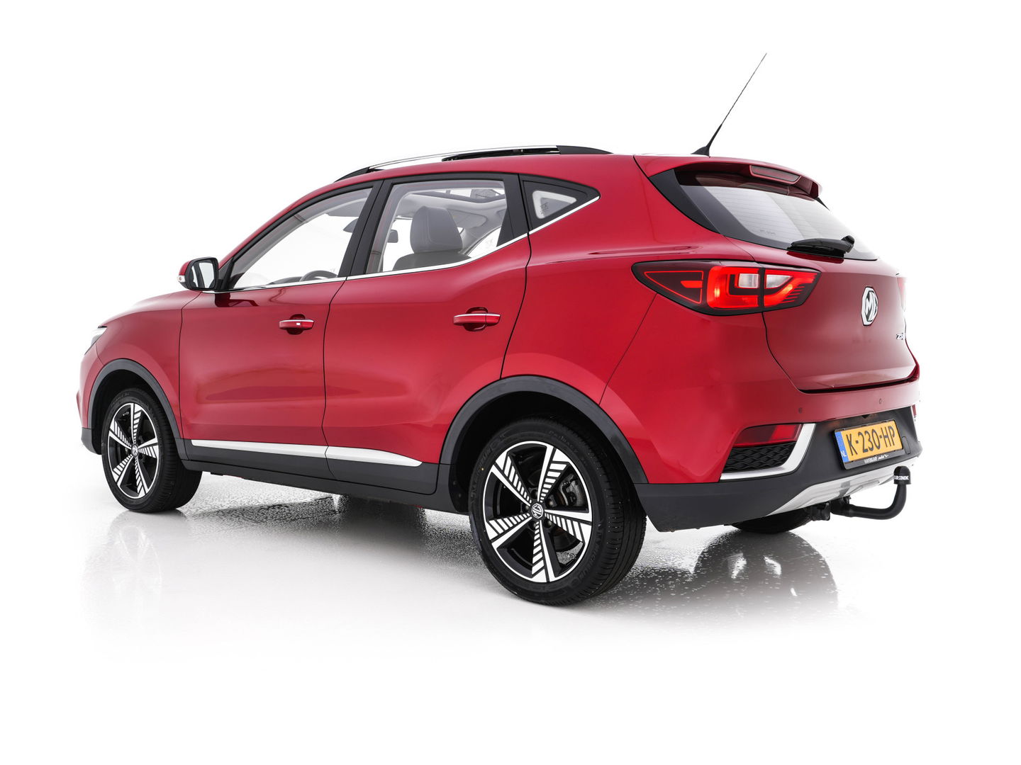 MG ZS EV Luxury 45 kWh {SOH-96%} Aut. *PANO | LUXURY-LEATHER | CCS-FASTLOADER | KEYLESS | NAVI-FULLMAP | ADAPTIVE-CRUISE | CAMERA | HEATED-SPORTSEATS | CARPLAY | BLINDSPOT | DAB | LANE-ASSIST | PRIVACY-GLASS | 17''ALU*