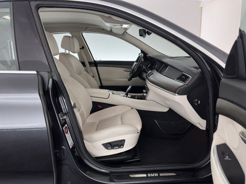 BMW 5 Serie Gran Turismo 520d High Executive Aut. *HEAD-UP | ADAPTIVE-CRUISE | LUXURY-LEATHER | XENON | MEMORY-PACK | TOP-VIEW | HIFI-SOUND | NAVI-FULLMAP | ECC | PDC | TOWBAR*
