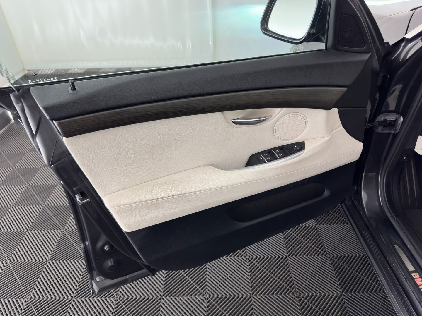 BMW 5 Serie Gran Turismo 520d High Executive Aut. *HEAD-UP | ADAPTIVE-CRUISE | LUXURY-LEATHER | XENON | MEMORY-PACK | TOP-VIEW | HIFI-SOUND | NAVI-FULLMAP | ECC | PDC | TOWBAR*