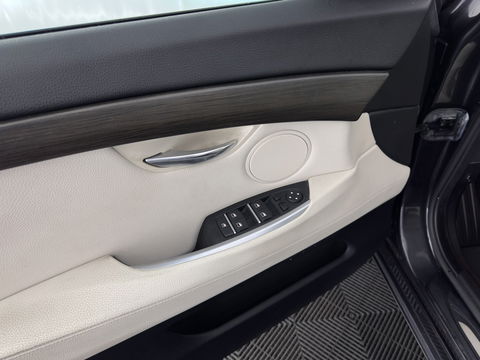 BMW 5 Serie Gran Turismo 520d High Executive Aut. *HEAD-UP | ADAPTIVE-CRUISE | LUXURY-LEATHER | XENON | MEMORY-PACK | TOP-VIEW | HIFI-SOUND | NAVI-FULLMAP | ECC | PDC | TOWBAR*