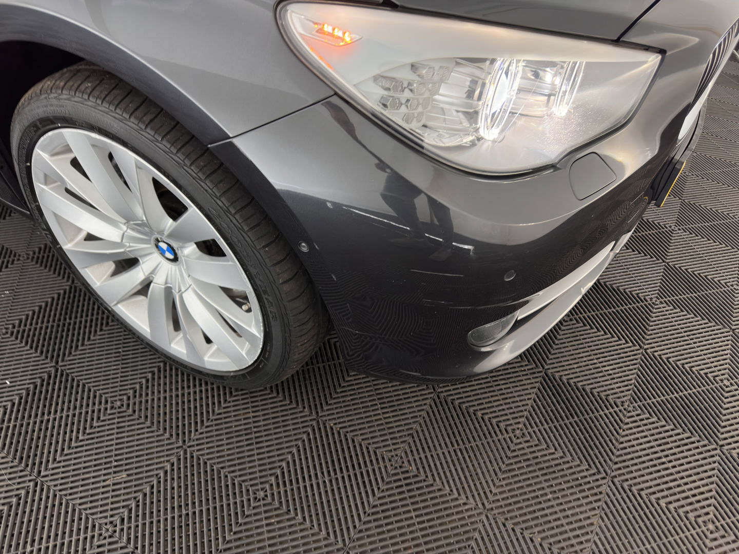 BMW 5 Serie Gran Turismo 520d High Executive Aut. *HEAD-UP | ADAPTIVE-CRUISE | LUXURY-LEATHER | XENON | MEMORY-PACK | TOP-VIEW | HIFI-SOUND | NAVI-FULLMAP | ECC | PDC | TOWBAR*