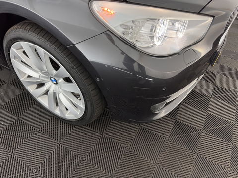 BMW 5 Serie Gran Turismo 520d High Executive Aut. *HEAD-UP | ADAPTIVE-CRUISE | LUXURY-LEATHER | XENON | MEMORY-PACK | TOP-VIEW | HIFI-SOUND | NAVI-FULLMAP | ECC | PDC | TOWBAR*
