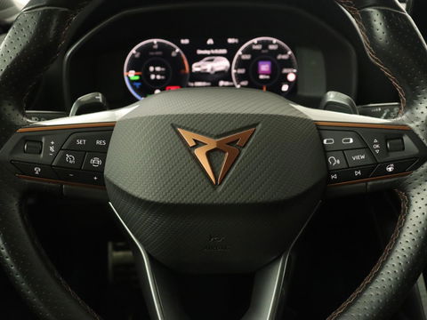 CUPRA Leon 1.4 eHybrid | Stoelverwarming | Camera | Adaptive cruise | Navigatie | Carplay | Sfeerverlichting | Keyless | Park Assist | Sportstoelen | Full LED | PHEV | Plug In