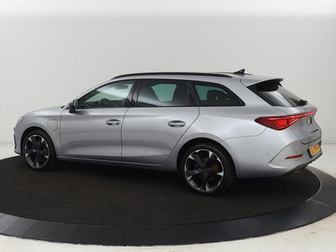 CUPRA Leon 1.4 eHybrid | Stoelverwarming | Camera | Adaptive cruise | Navigatie | Carplay | Sfeerverlichting | Keyless | Park Assist | Sportstoelen | Full LED | PHEV | Plug In
