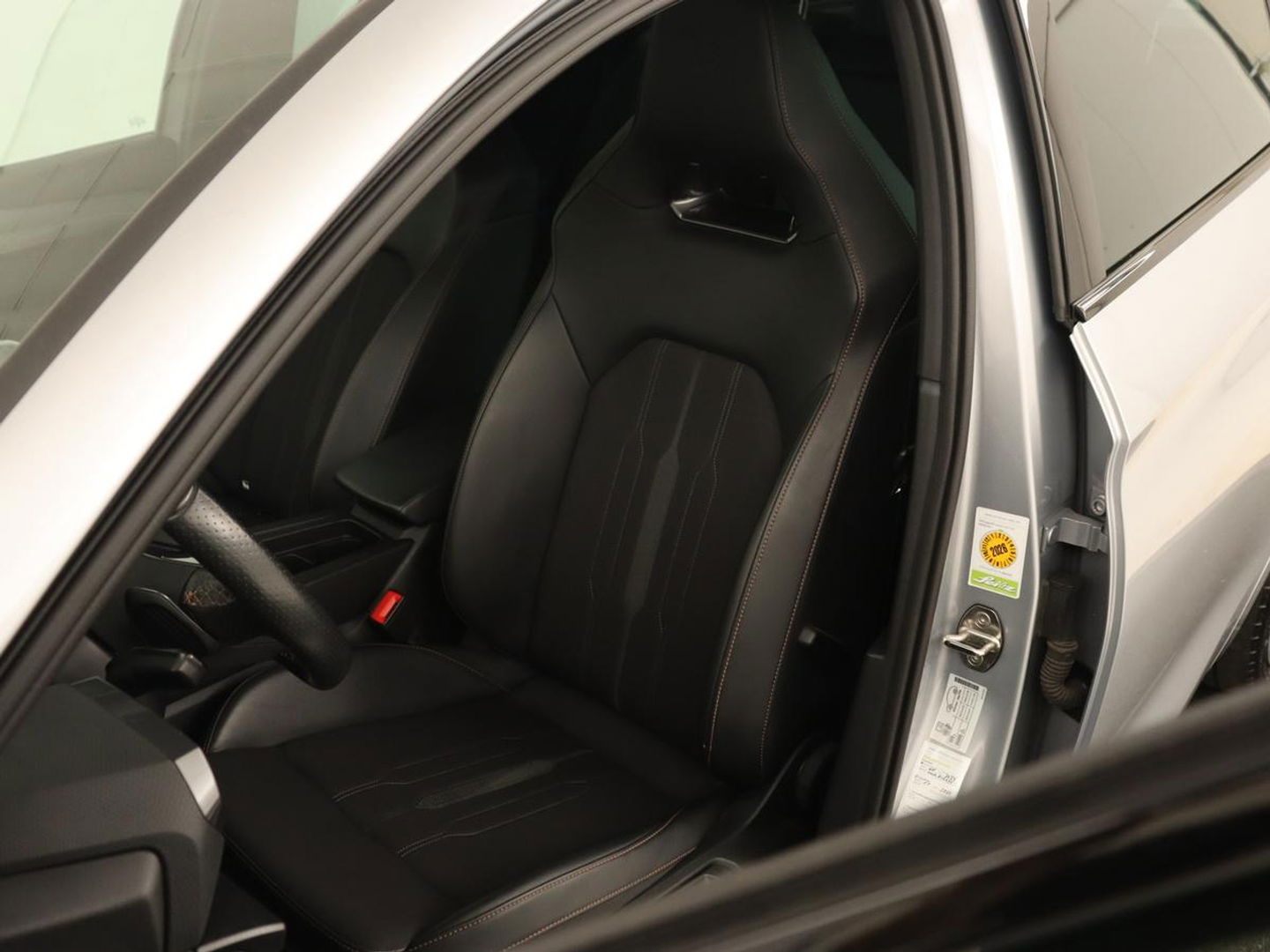 CUPRA Leon 1.4 eHybrid | Stoelverwarming | Camera | Adaptive cruise | Navigatie | Carplay | Sfeerverlichting | Keyless | Park Assist | Sportstoelen | Full LED | PHEV | Plug In