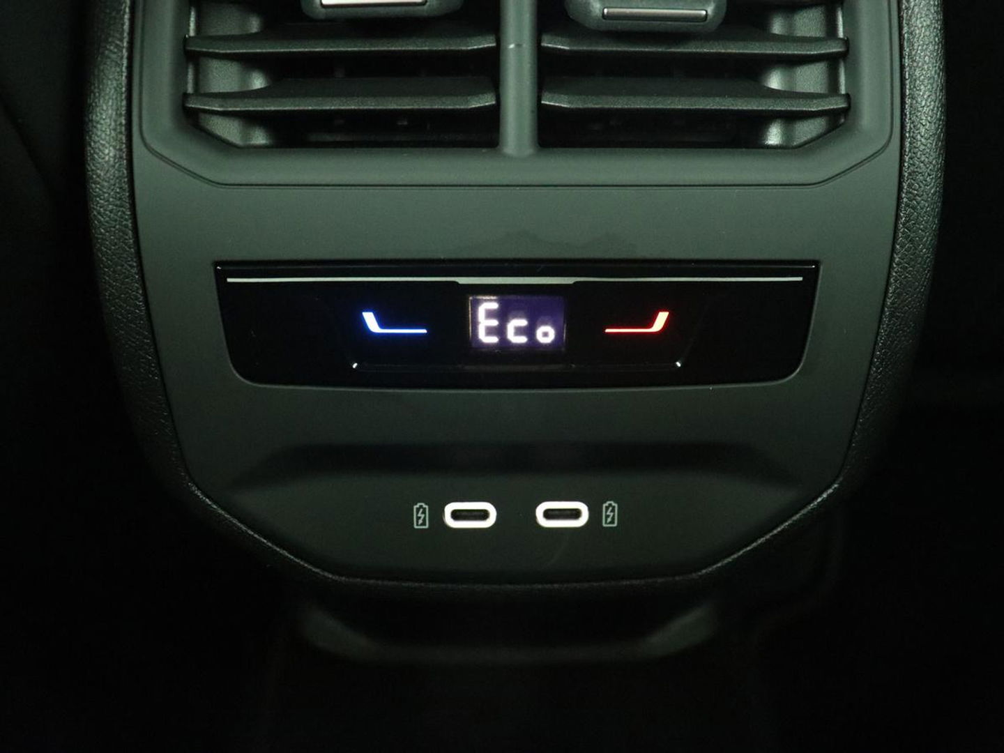 CUPRA Leon 1.4 eHybrid | Stoelverwarming | Camera | Adaptive cruise | Navigatie | Carplay | Sfeerverlichting | Keyless | Park Assist | Sportstoelen | Full LED | PHEV | Plug In