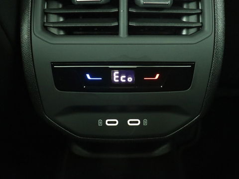 CUPRA Leon 1.4 eHybrid | Stoelverwarming | Camera | Adaptive cruise | Navigatie | Carplay | Sfeerverlichting | Keyless | Park Assist | Sportstoelen | Full LED | PHEV | Plug In