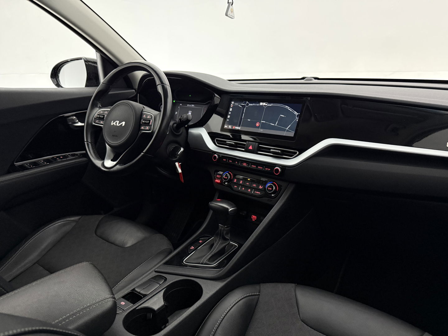 Kia Niro 1.6 GDi Hybrid 141PK DynamicLine | Virtual | LED | Camera | Trekh. | Carplay | Adaptive Cruise | NAP