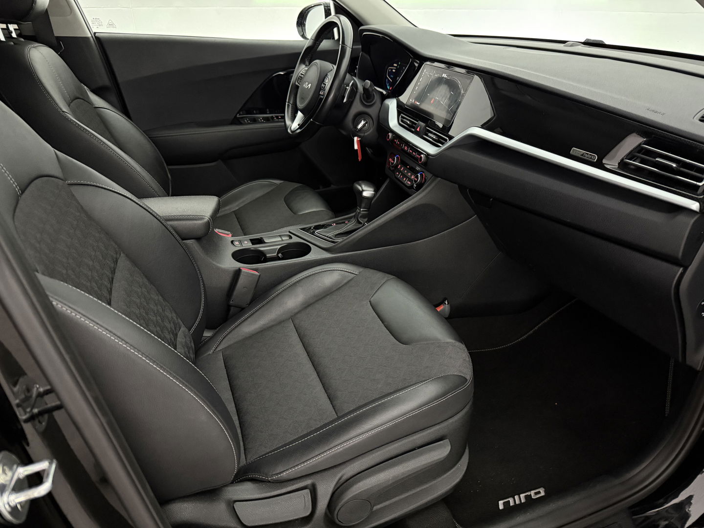 Kia Niro 1.6 GDi Hybrid 141PK DynamicLine | Virtual | LED | Camera | Trekh. | Carplay | Adaptive Cruise | NAP