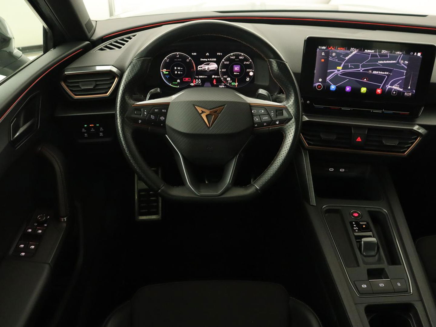 CUPRA Leon 1.4 eHybrid | Stoelverwarming | Camera | Adaptive cruise | Navigatie | Carplay | Sfeerverlichting | Keyless | Park Assist | Sportstoelen | Full LED | PHEV | Plug In