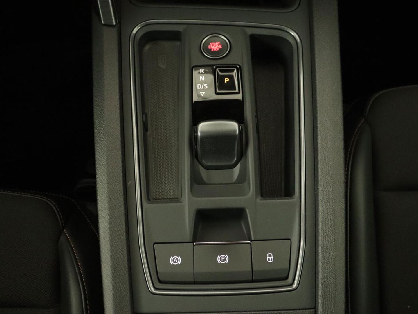 CUPRA Leon 1.4 eHybrid | Stoelverwarming | Camera | Adaptive cruise | Navigatie | Carplay | Sfeerverlichting | Keyless | Park Assist | Sportstoelen | Full LED | PHEV | Plug In