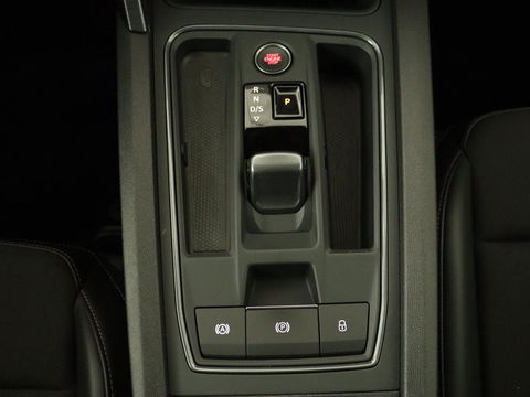 CUPRA Leon 1.4 eHybrid | Stoelverwarming | Camera | Adaptive cruise | Navigatie | Carplay | Sfeerverlichting | Keyless | Park Assist | Sportstoelen | Full LED | PHEV | Plug In