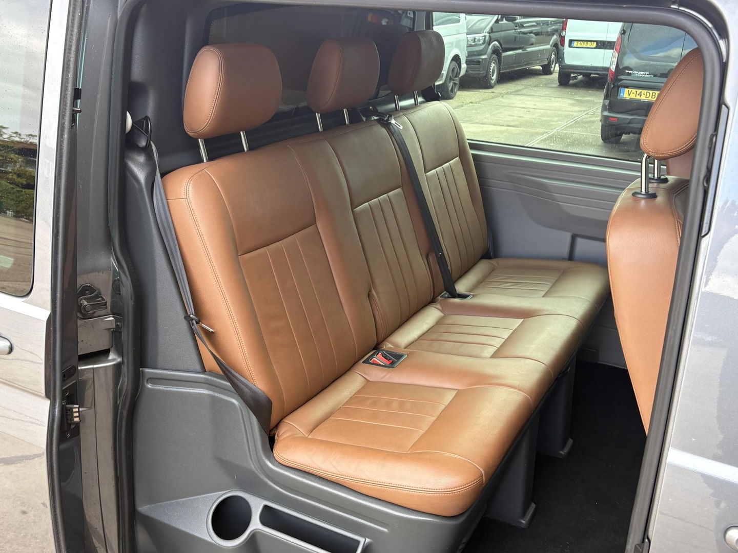 Volkswagen Transporter 2.0 TDI L2H1 DC Comfortline | LEDER | CRUISE | NAVI