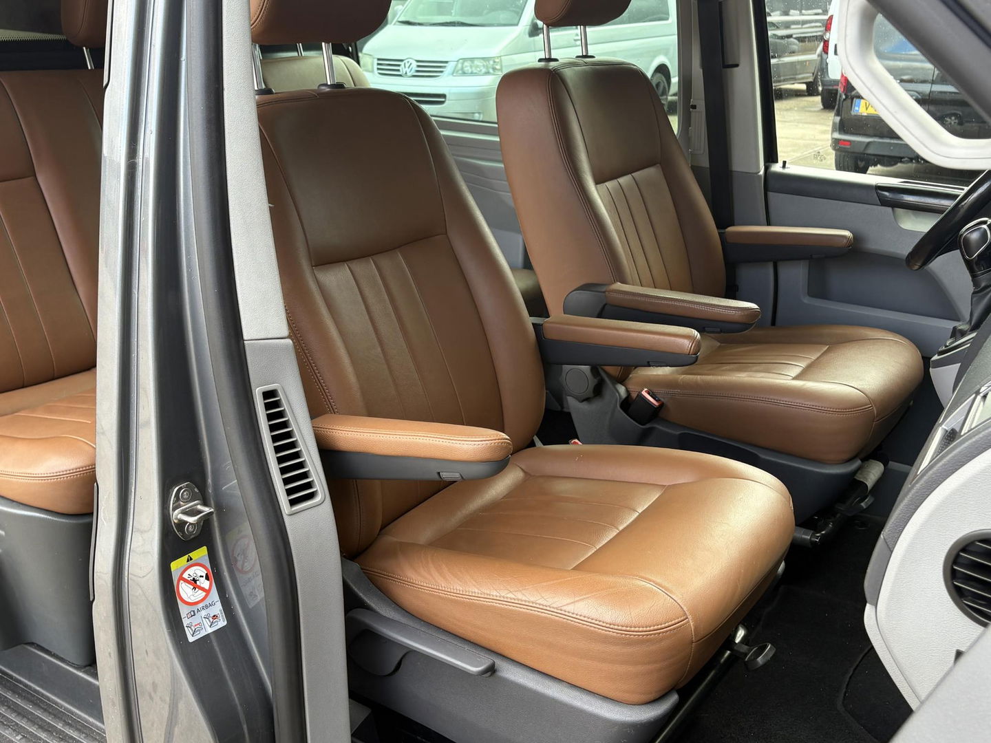 Volkswagen Transporter 2.0 TDI L2H1 DC Comfortline | LEDER | CRUISE | NAVI